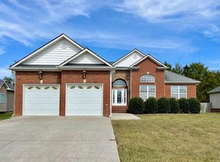 8611 Sunridge Dr, Ooltewah, TN 37363