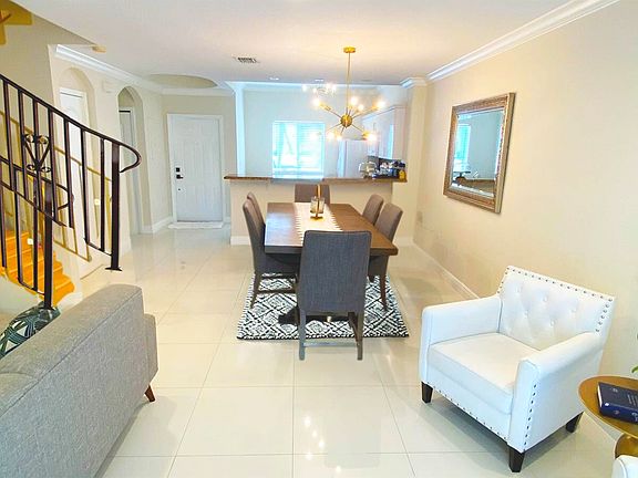 4th image of 11683 NE 18th Dr #11683