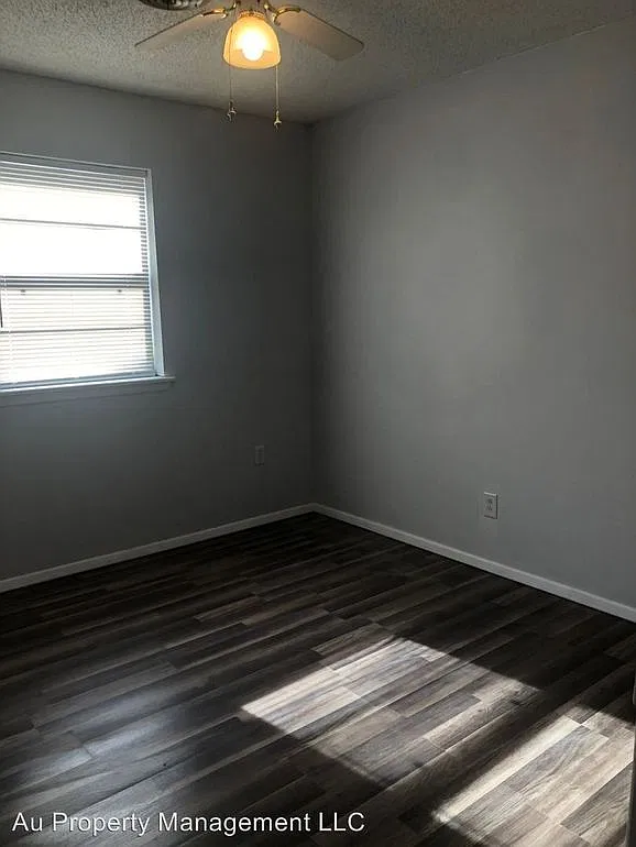 4802 South Austin Street - 1 — Photo 3