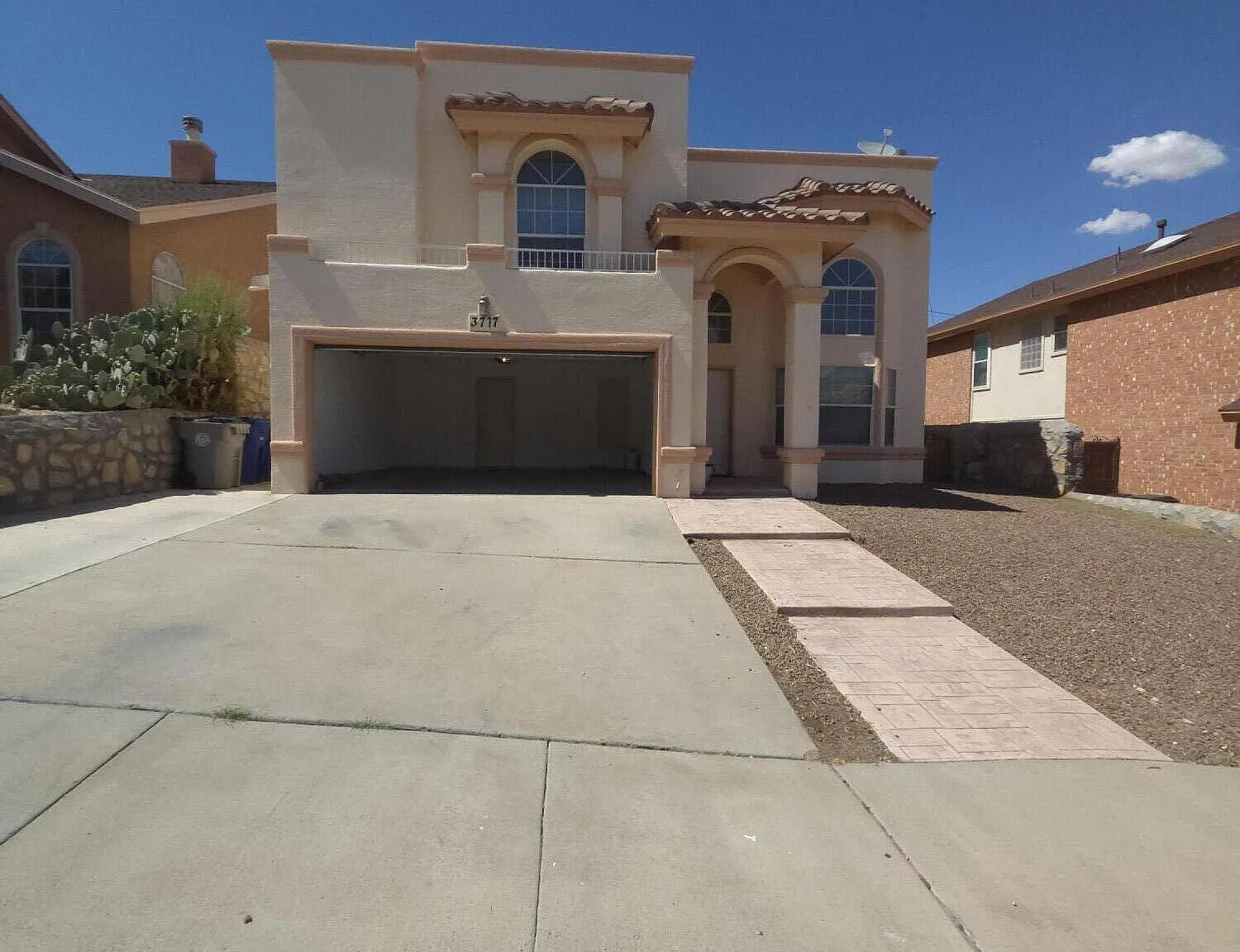 3 bed, 2.0 bath, 2092 sqft, $2,000 — Photo 3