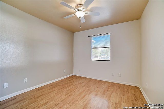 1st image of 422 Blue Gill Dr