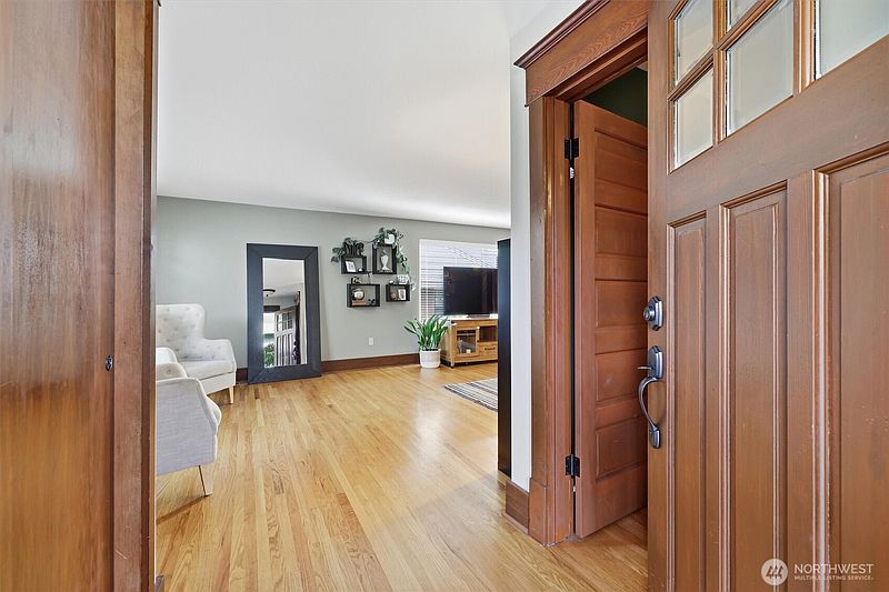 4th image of 833 NW 64th Street