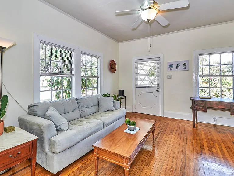 506 N Bradford Ave — Photo 5