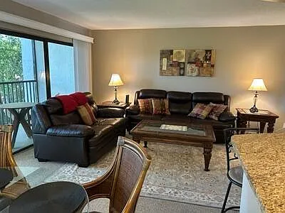 2 bed, 2.0 bath, 1183 sqft, $6,500 — Photo 4