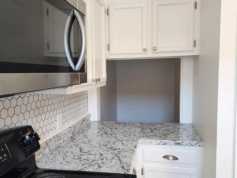 434 Longwood Ct #D — Photo 9