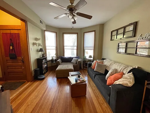 3654 N Damen Ave #1 — Photo 2