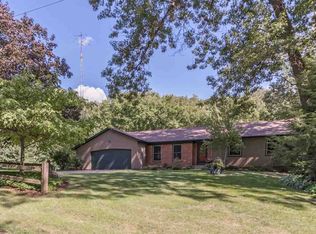 7 Woodland Dr NE, Iowa City, IA 52240