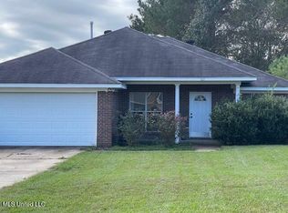 180 Greenfield Ln, Pearl, MS 39208