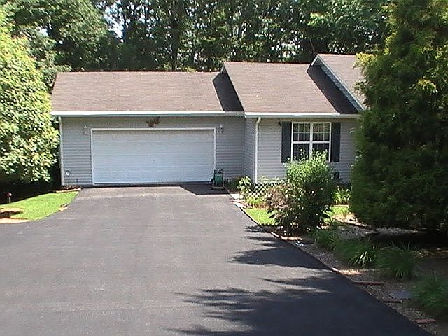 2nd image of 7610 Highland Oaks Dr