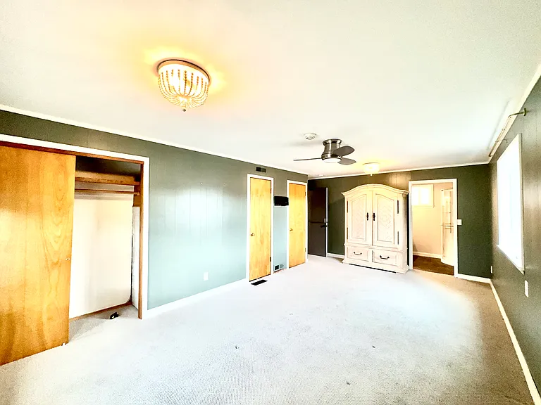 18 Jonathan Rd — Photo 6