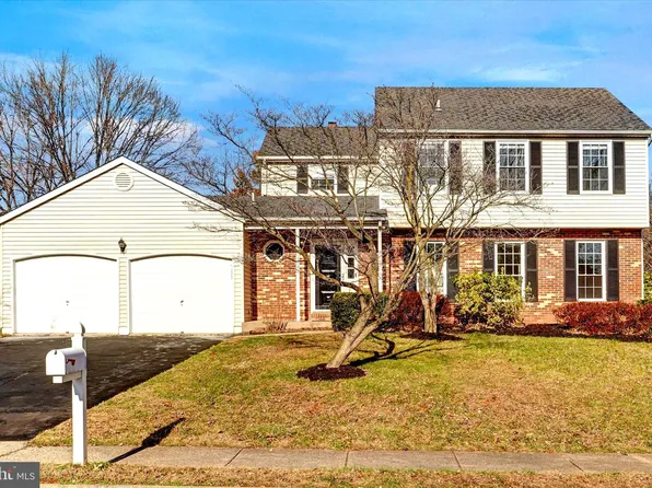 1324 Rock Chapel Rd, Herndon, VA 20170