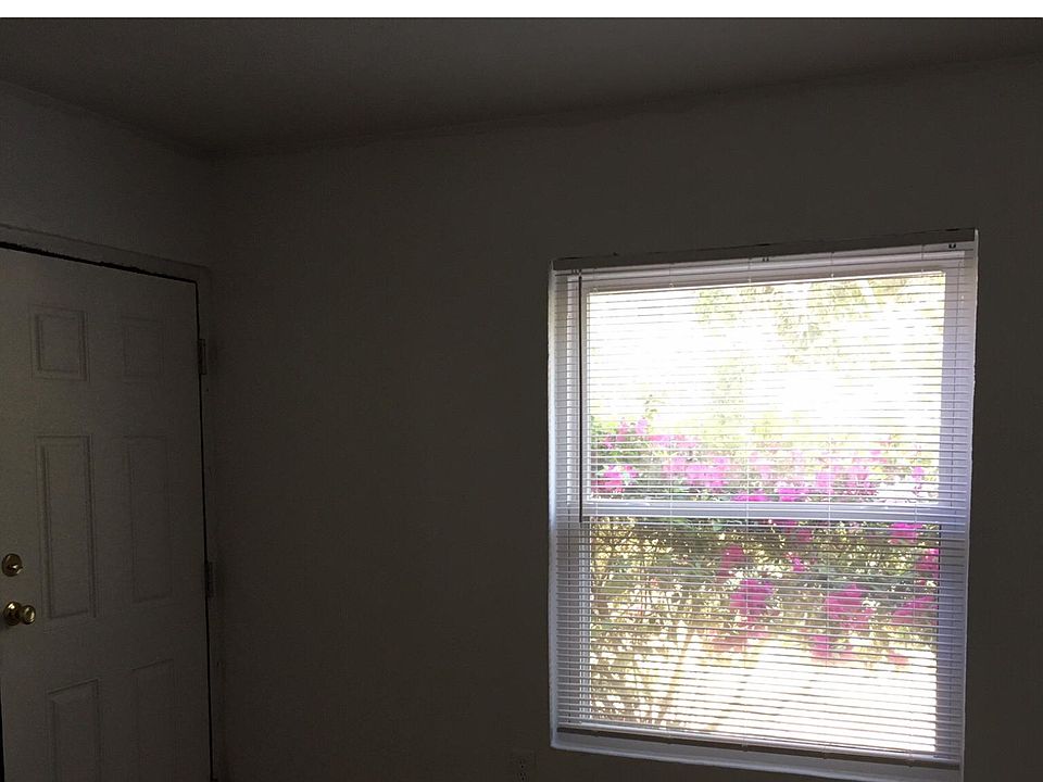 1st image of 1530 Live Oak Dr APT 2B