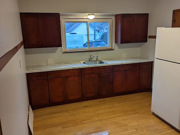 4th image of 5463 S Lake Dr #1