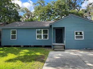 8166 Oak Knoll Ln, Houston, TX 77028