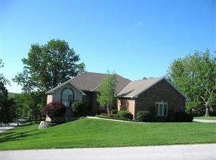 3255 E Summit Ridge Dr, Springfield, MO 65804