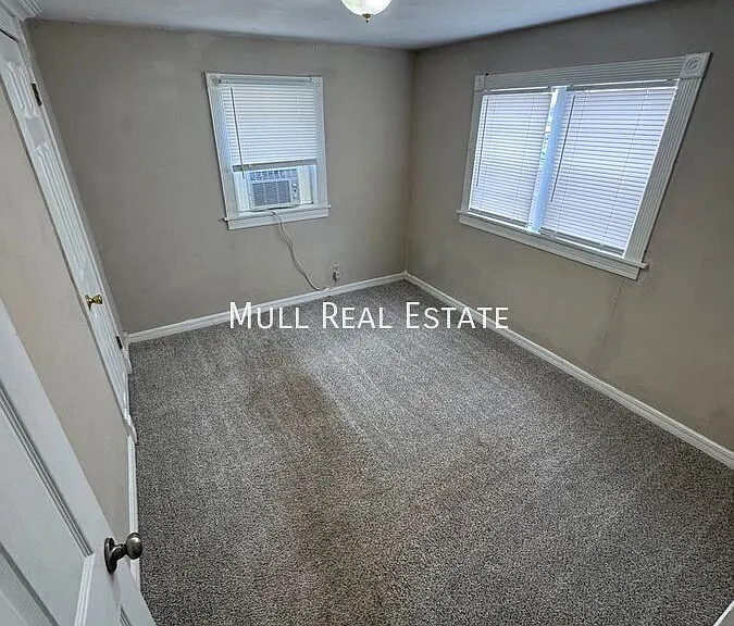 6908 1/2 NW 42nd St #UPSTAIRS — Photo 7