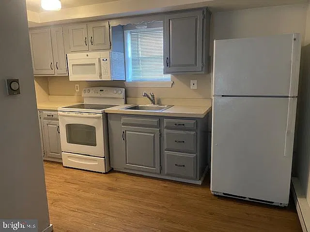 2 bed, 1.0 bath, $1,495 — Photo 2