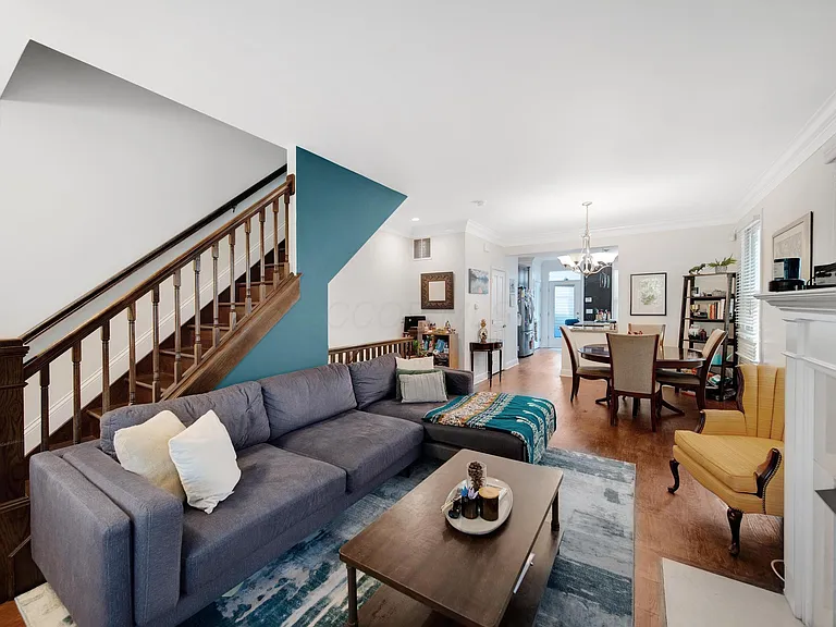 1018 Perry St #10-101 — Photo 6