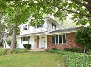 14510 W Honey Ln, New Berlin, WI 53151