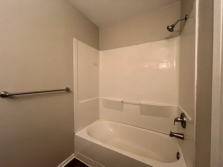 504-524 S Sweetbriar Dr — Photo 10
