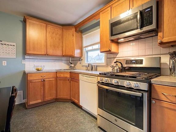 4th image of 570 Tobias Dr
