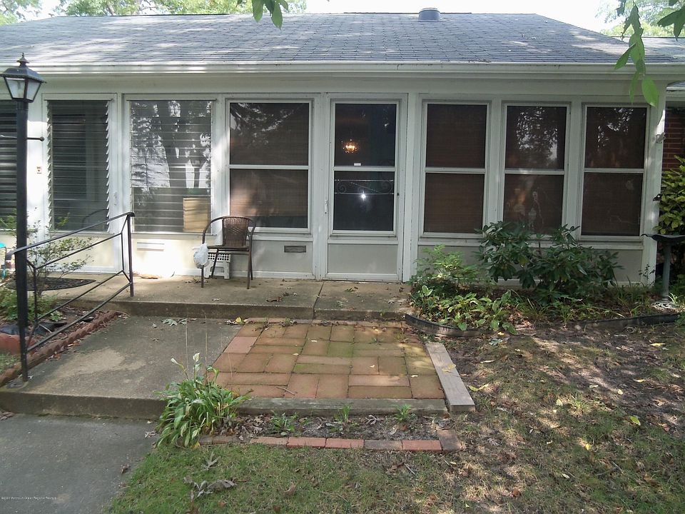 1st image of 82B Dorchester Dr #1002