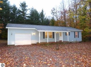 9458 Lake Ann Rd, Traverse City, MI 49684