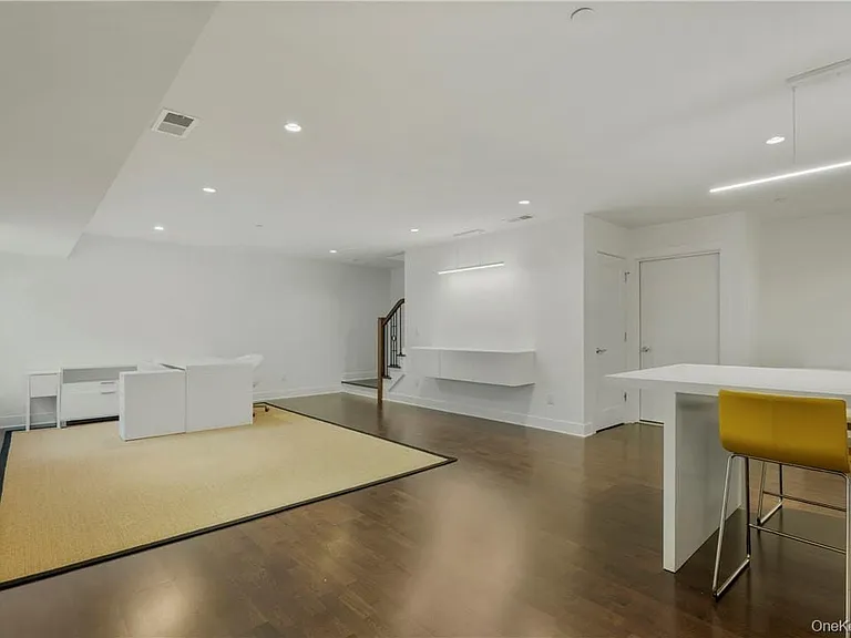 2 Rose Ln — Photo 25