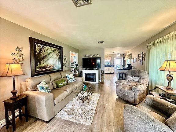 3rd image of 790 AVENUE Q SE