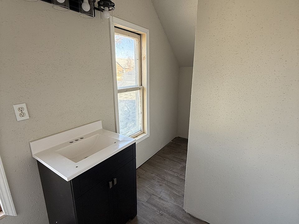 2nd image of 210 Center St