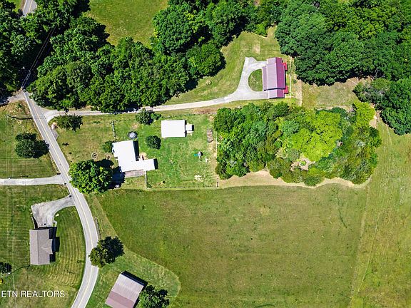 5th image of 848 Lakeshore Rd