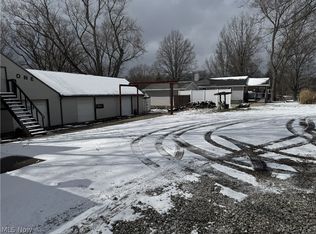 1662 W Turkeyfoot Lake Rd, Barberton, OH 44203