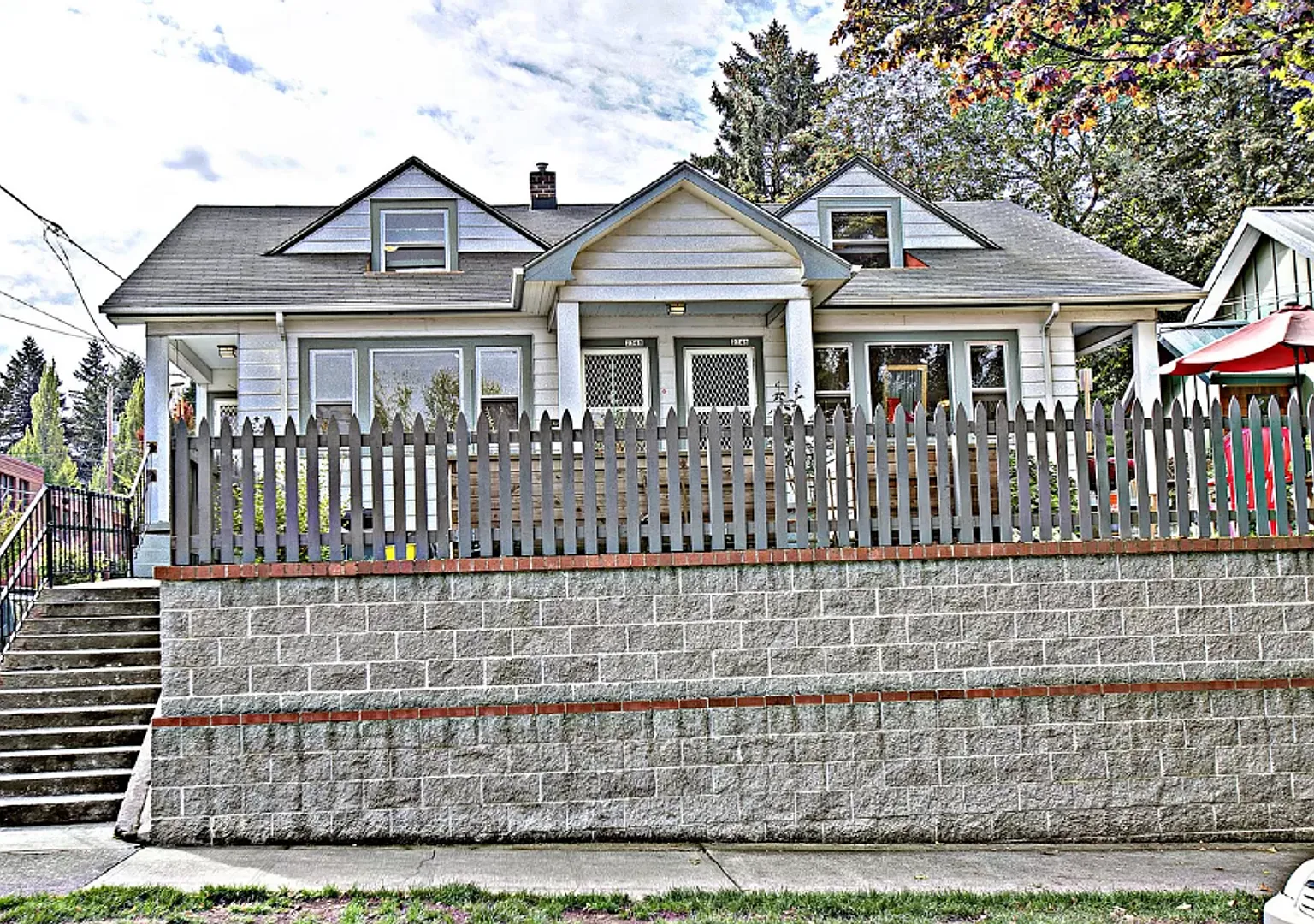 Charming 1927 Vintage 3 Bedroom 2 Bathroom Duplex is a Must See — Photo 2