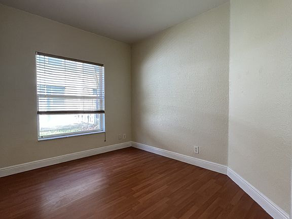 5th image of 8941 NW 54th St