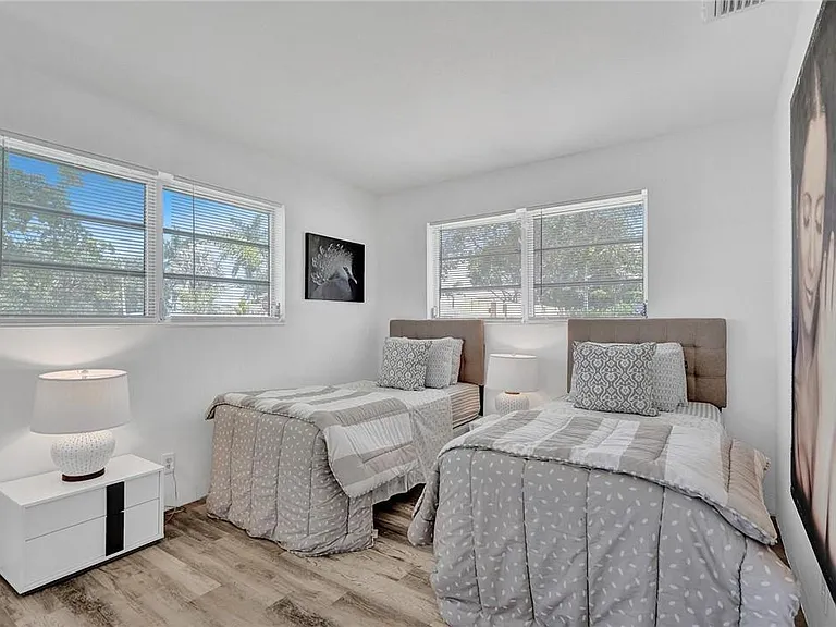 5101 NE 27th Ave — Photo 17