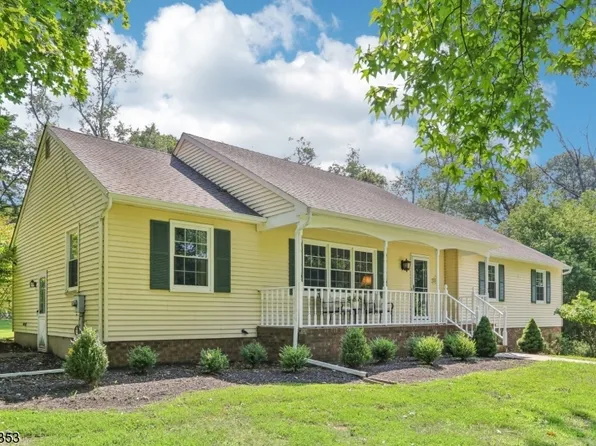 3 Horseshoe Dr, Raritan Twp., NJ 08822