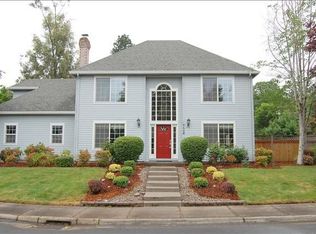 9448 SW Claridge Dr, Tigard, OR 97223