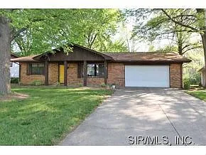 136 Liberty Dr photo 1