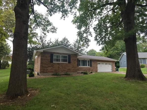 2433 Cedar Creek Ct, Quincy, IL 62305