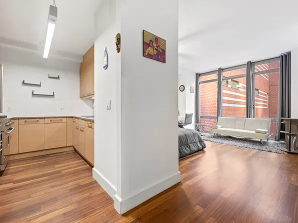 333 East 91st Street image 1 of 11