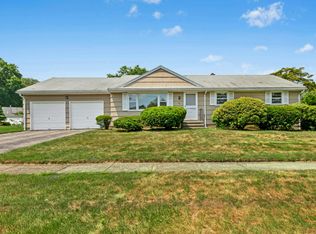 60 Red Coach Dr, Stratford, CT 06614