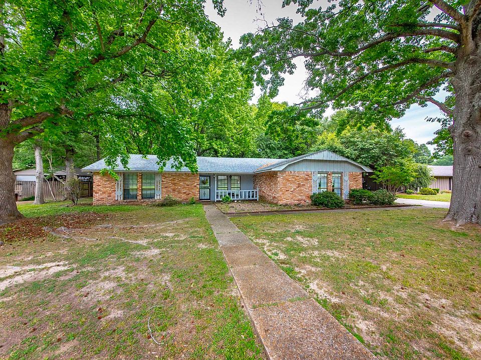 1st image of 203 Cottonwood Dr