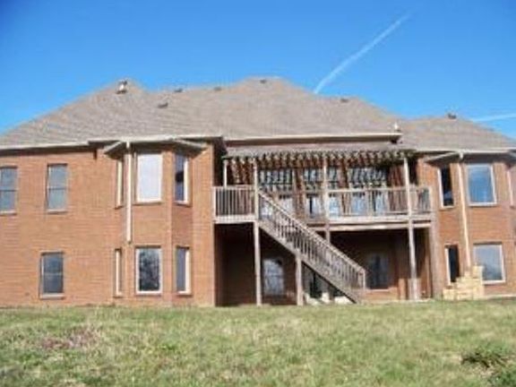 2nd image of 143 Freybrook Dr