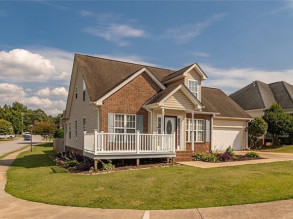 2nd image of 301 Stallion Rd