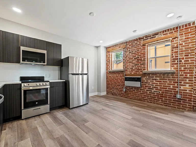 Modern Cap Hill Retreat with Historic Character — Photo 5