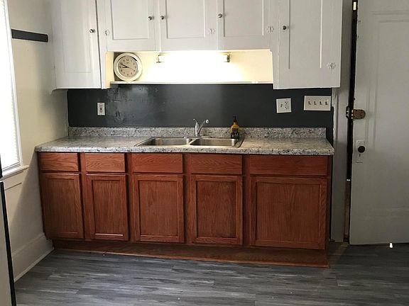 3rd image of 3547 E 154th St