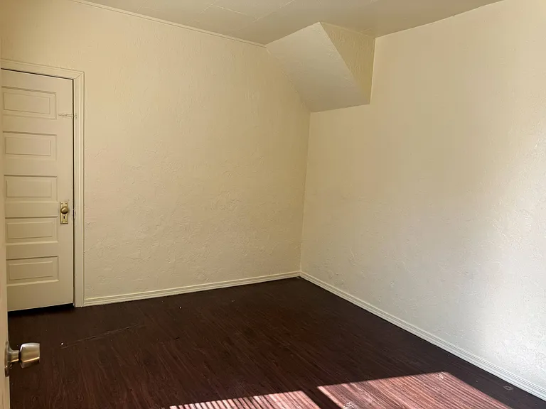 2717 W Gardner Ave — Photo 5