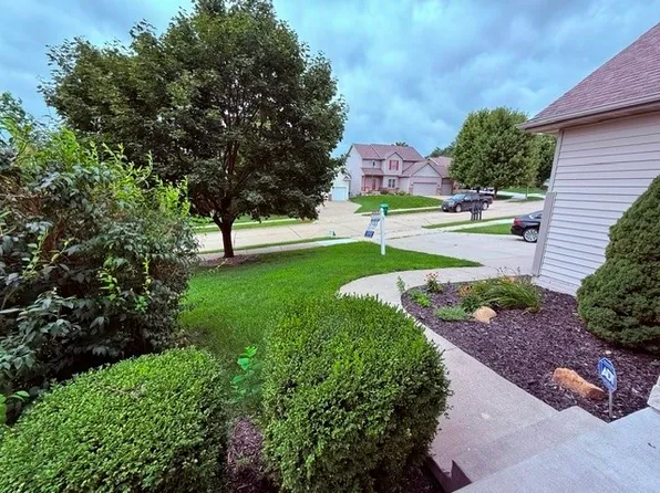6821 Jane Austen Ct, Johnston, IA 50131