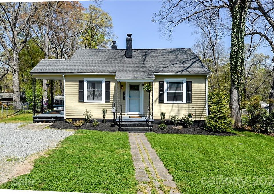 1st image of 223 E Parkwood Cir
