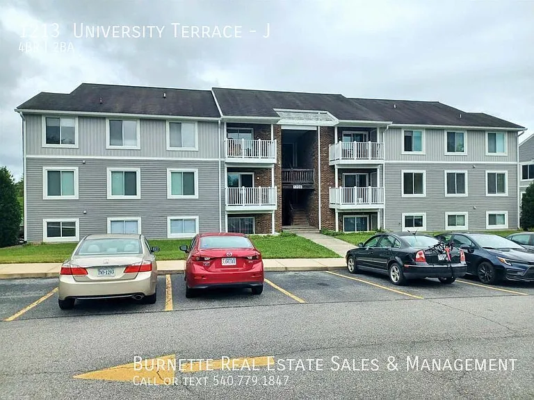 1213 University Ter #J — Photo 2